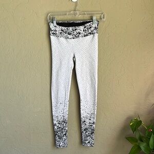 Koral White and Black Leggings